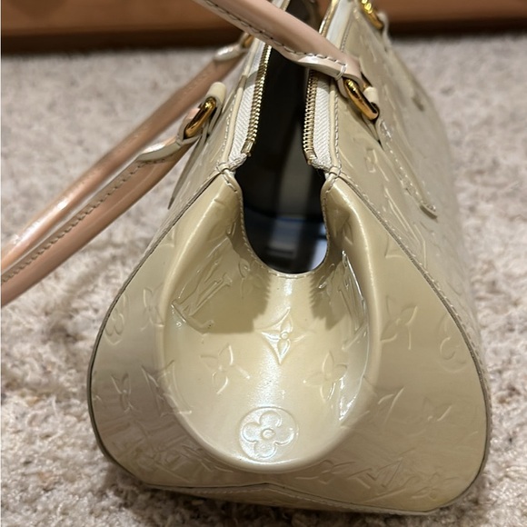 White Louis Vuitton - Picture 3 of 4